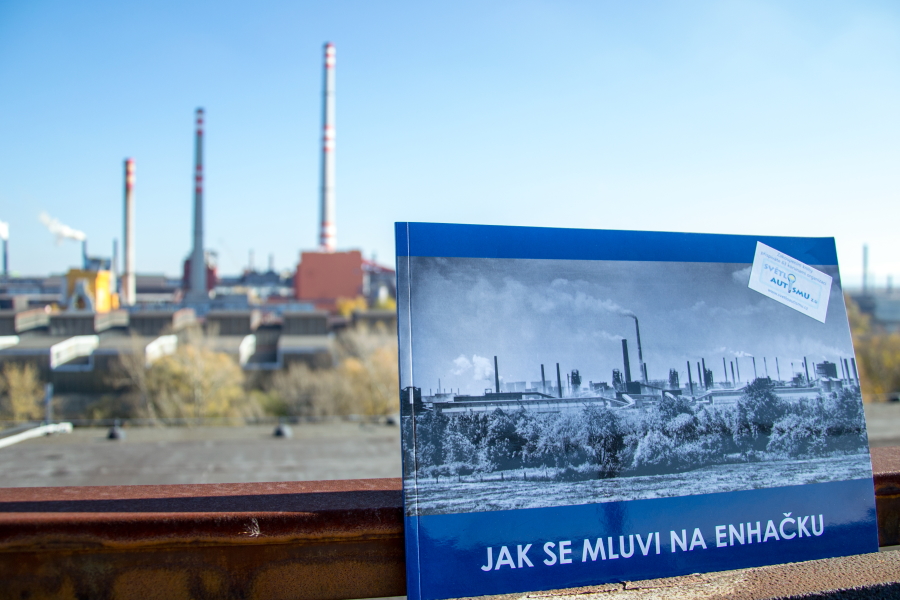 Proceeds from the sale of the book on the Ostrava steelwork´s slang to help autistic children